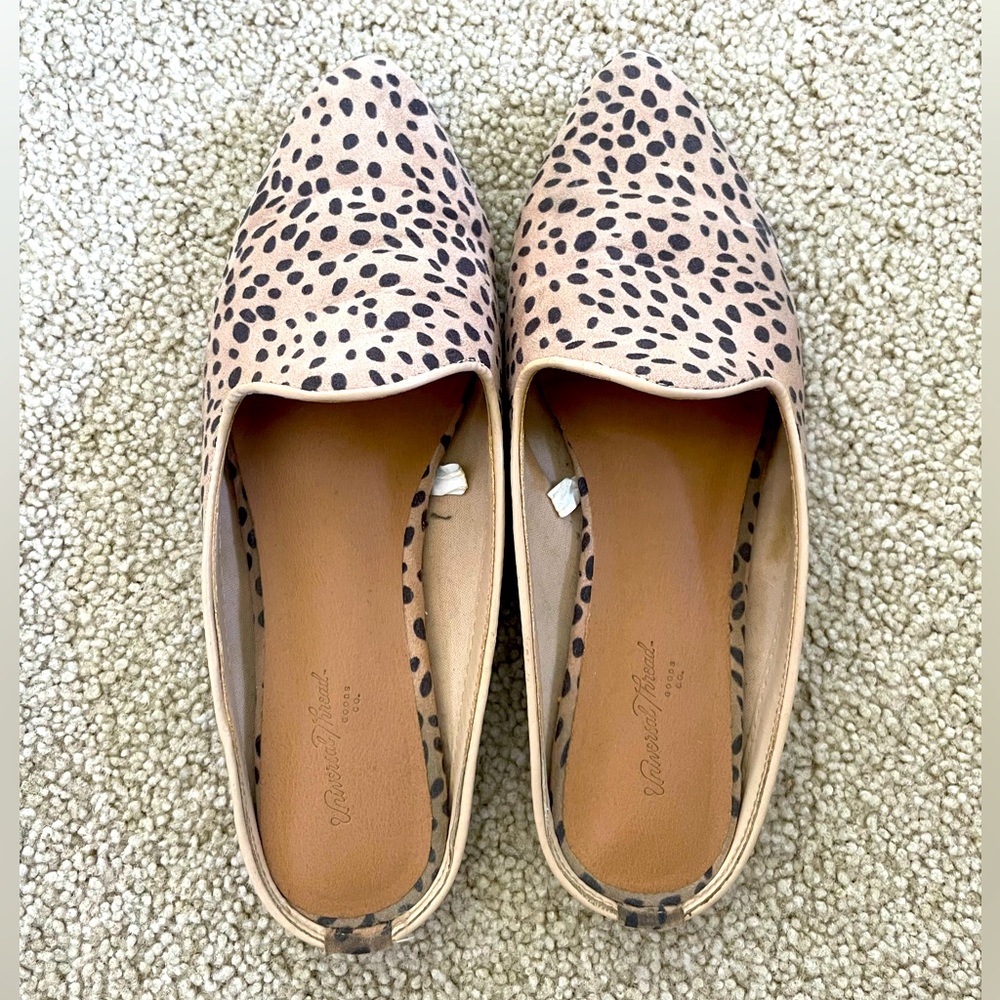Universal Thread Spotted Animal Print Pointed Toe Mule Flats Slip On 6.5